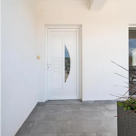 Vakantiehuis Cozy In Glavica With Kitchen *