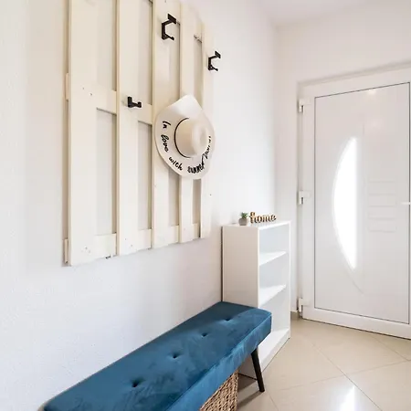 Vakantiehuis Cozy In Glavica With Kitchen