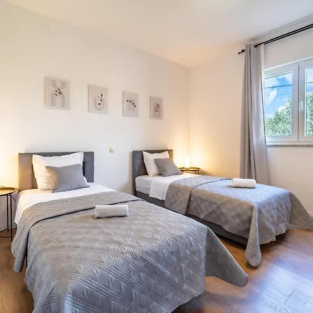 Cozy In Glavica With Kitchen Vakantiehuis