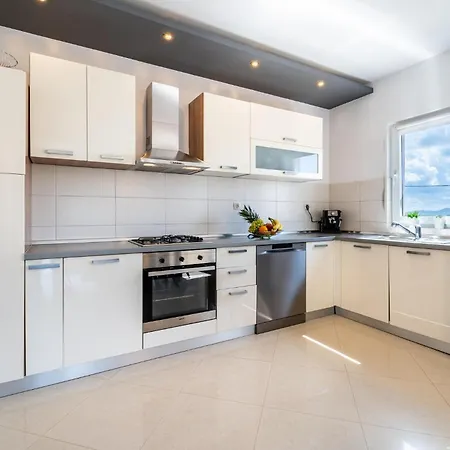 Cozy In Glavica With Kitchen Donje Rastane